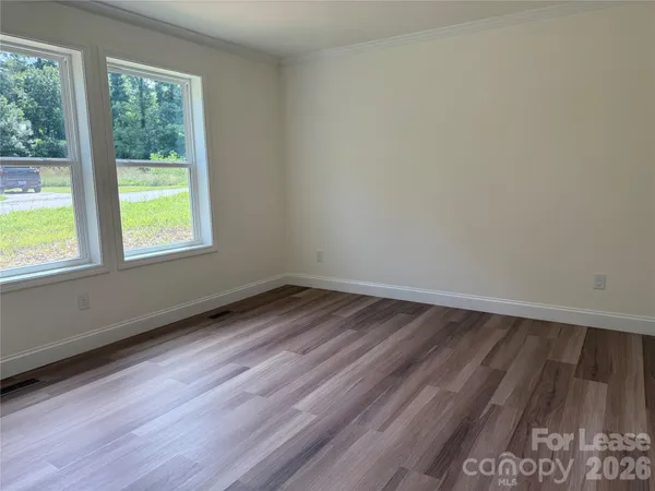 $2,700 | 204 Oscelake Way, Hendersonville, NC 28739