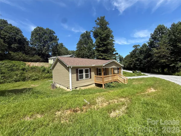 $2,700 | 204 Oscelake Way, Hendersonville, NC 28739