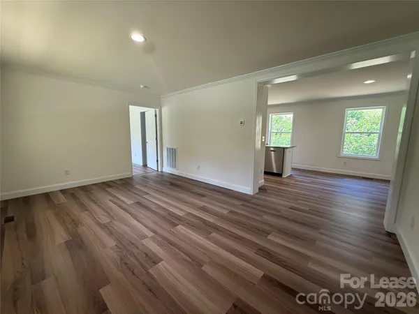 $2,700 | 204 Oscelake Way, Hendersonville, NC 28739