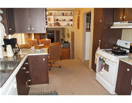 401 Sawmill Run Road Butler, PA 16001 - Photo 8 of 13 Kitchen.
