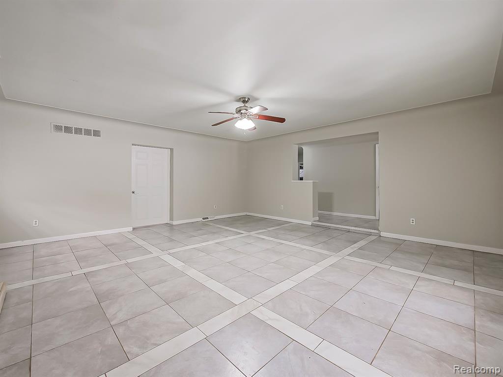 25323 Orchard Lake Road Farmington, MI 48336 - Photo 20 of 42