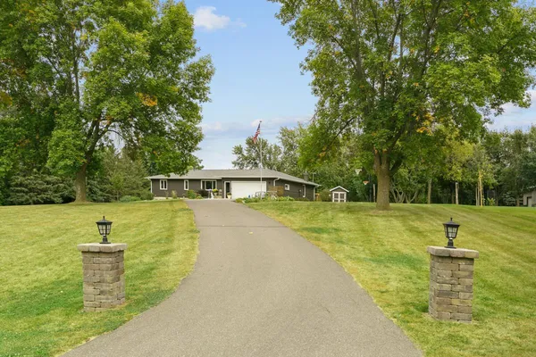 $459,900 | 48135 Thunderbird Hill, Kasota, MN 56050