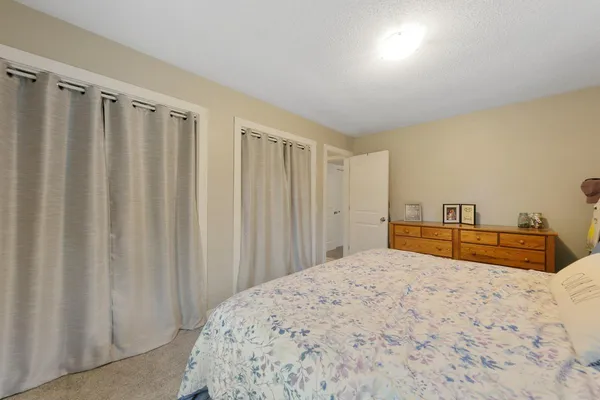 $459,900 | 48135 Thunderbird Hill, Kasota, MN 56050