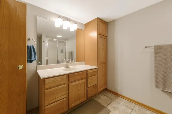 $459,900 | 48135 Thunderbird Hill, Kasota, MN 56050