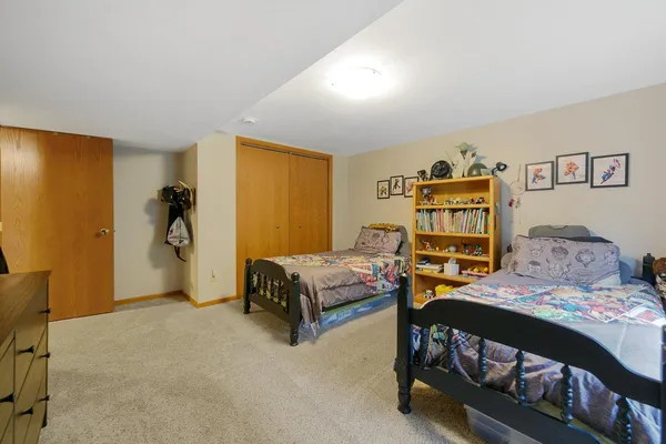 $459,900 | 48135 Thunderbird Hill, Kasota, MN 56050