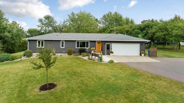 $459,900 | 48135 Thunderbird Hill, Kasota, MN 56050