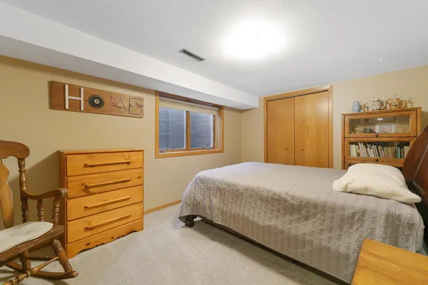 $459,900 | 48135 Thunderbird Hill, Kasota, MN 56050