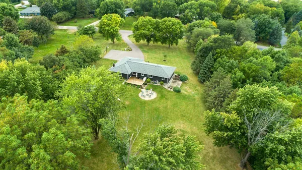 $459,900 | 48135 Thunderbird Hill, Kasota, MN 56050