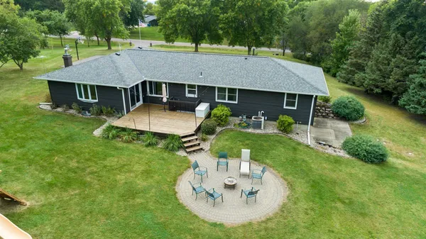 $459,900 | 48135 Thunderbird Hill, Kasota, MN 56050