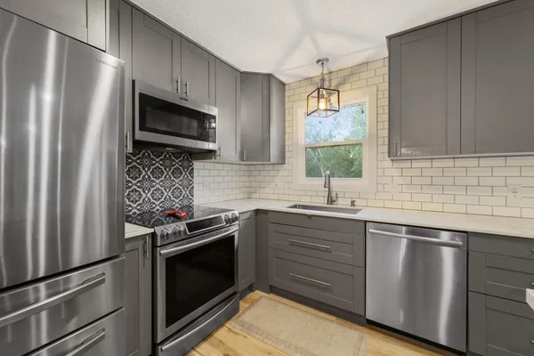 $459,900 | 48135 Thunderbird Hill, Kasota, MN 56050