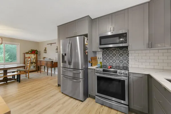 $459,900 | 48135 Thunderbird Hill, Kasota, MN 56050