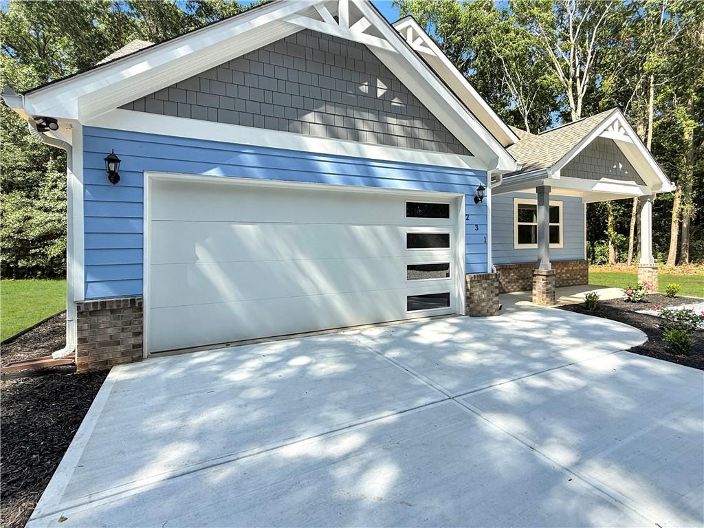 231 Wood Street Commerce, GA 30529 - Photo 3 of 36