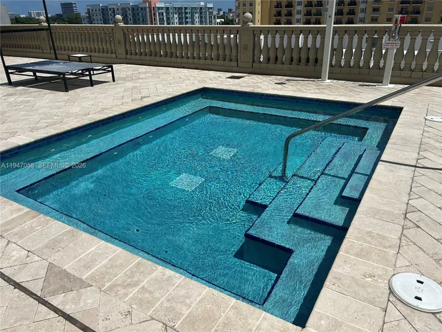 $639,000 | 10 Aragon Avenue, Unit 814, Coral Gables, FL 33134