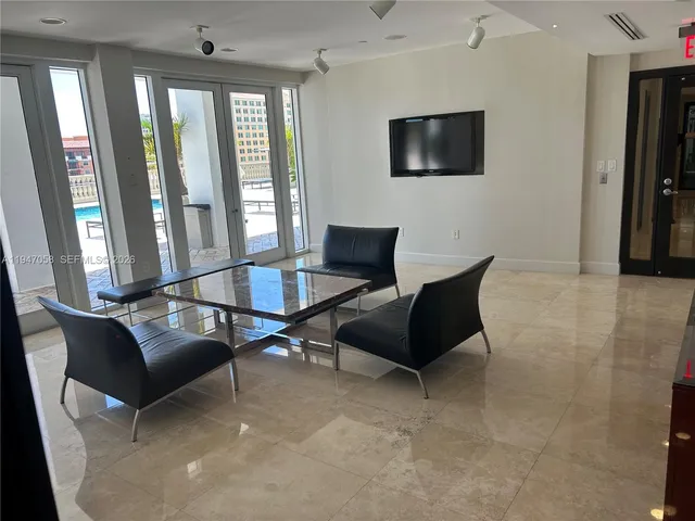 $639,000 | 10 Aragon Avenue, Unit 814, Coral Gables, FL 33134