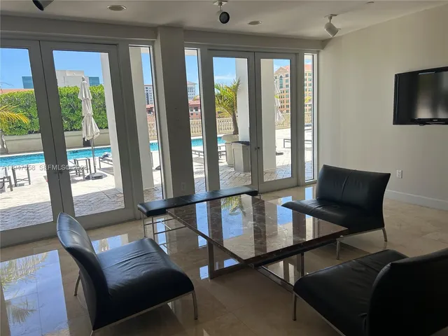 $639,000 | 10 Aragon Avenue, Unit 814, Coral Gables, FL 33134