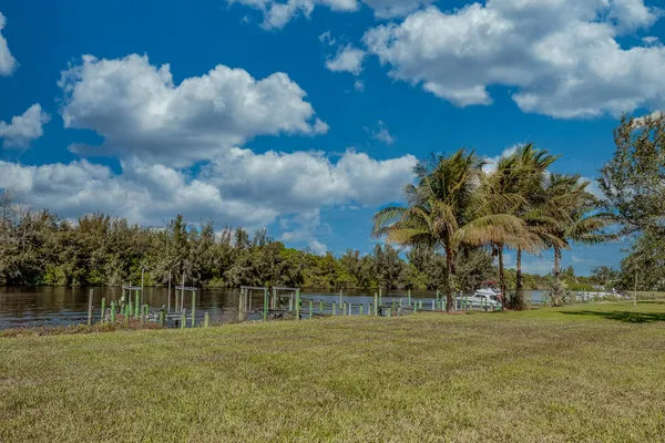 $739,900 | 3285 Southwest Porpoise Circle, Stuart, FL 34997