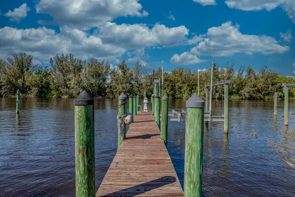 $739,900 | 3285 Southwest Porpoise Circle, Stuart, FL 34997