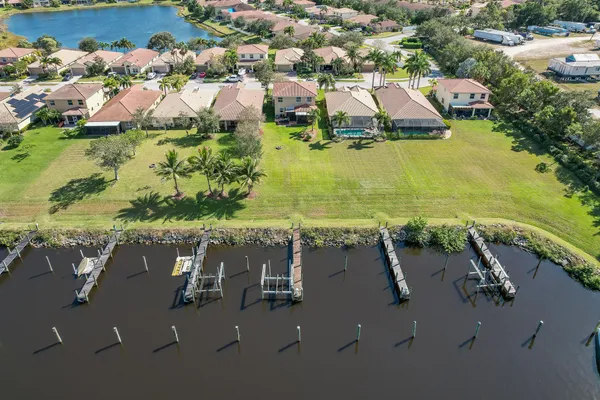 $739,900 | 3285 Southwest Porpoise Circle, Stuart, FL 34997