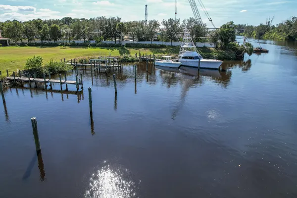$739,900 | 3285 Southwest Porpoise Circle, Stuart, FL 34997