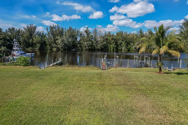 $739,900 | 3285 Southwest Porpoise Circle, Stuart, FL 34997