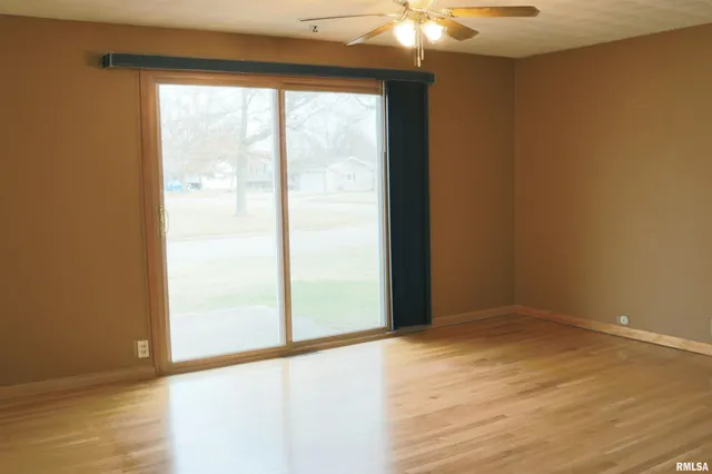 $234,900 | 27 Harvester Road, Canton, IL 61520