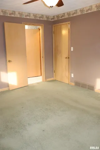 $239,900 | 27 Harvester Road, Canton, IL 61520