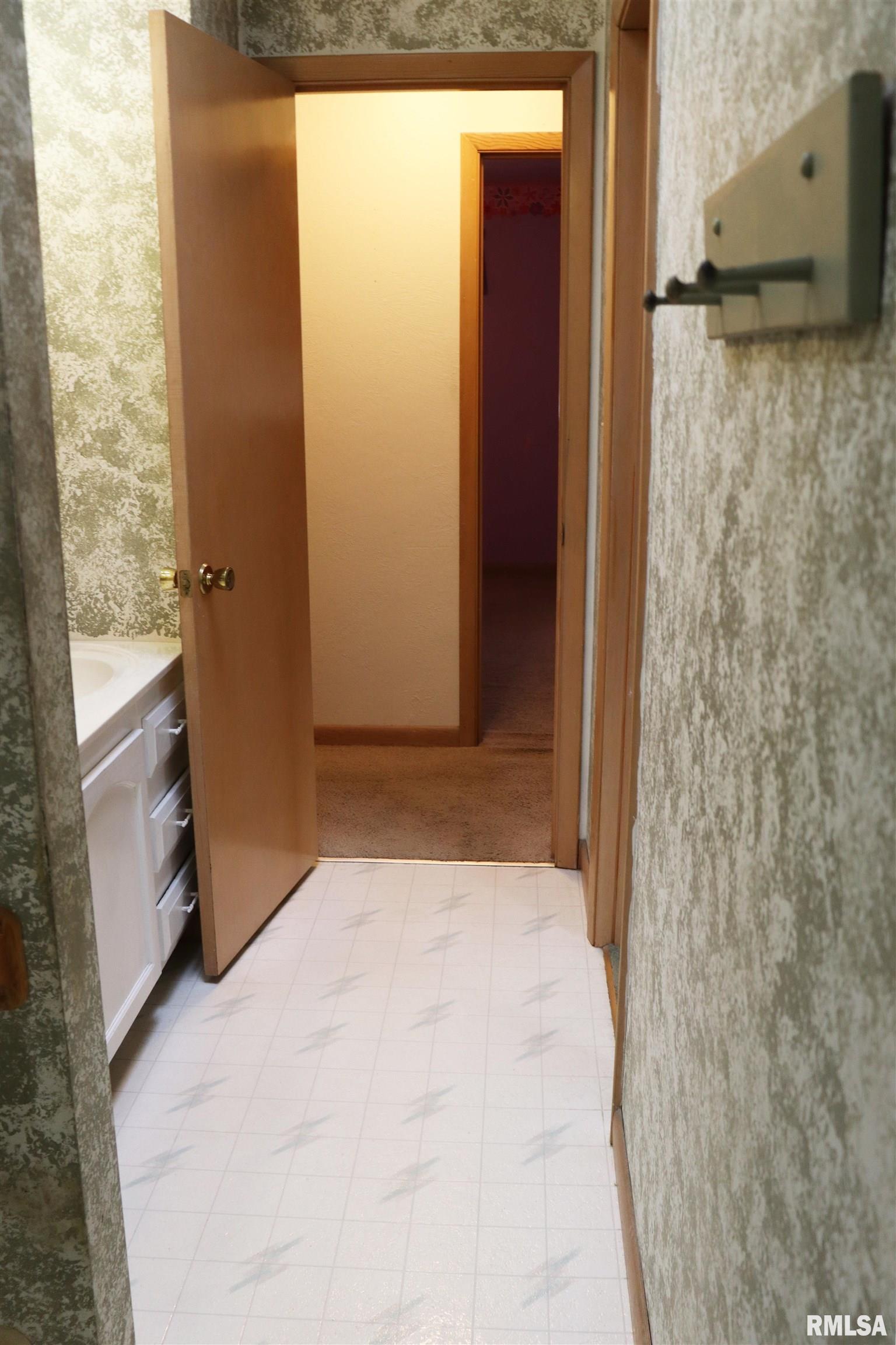 27 Harvester Road Canton, IL 61520 - Photo 31 of 53