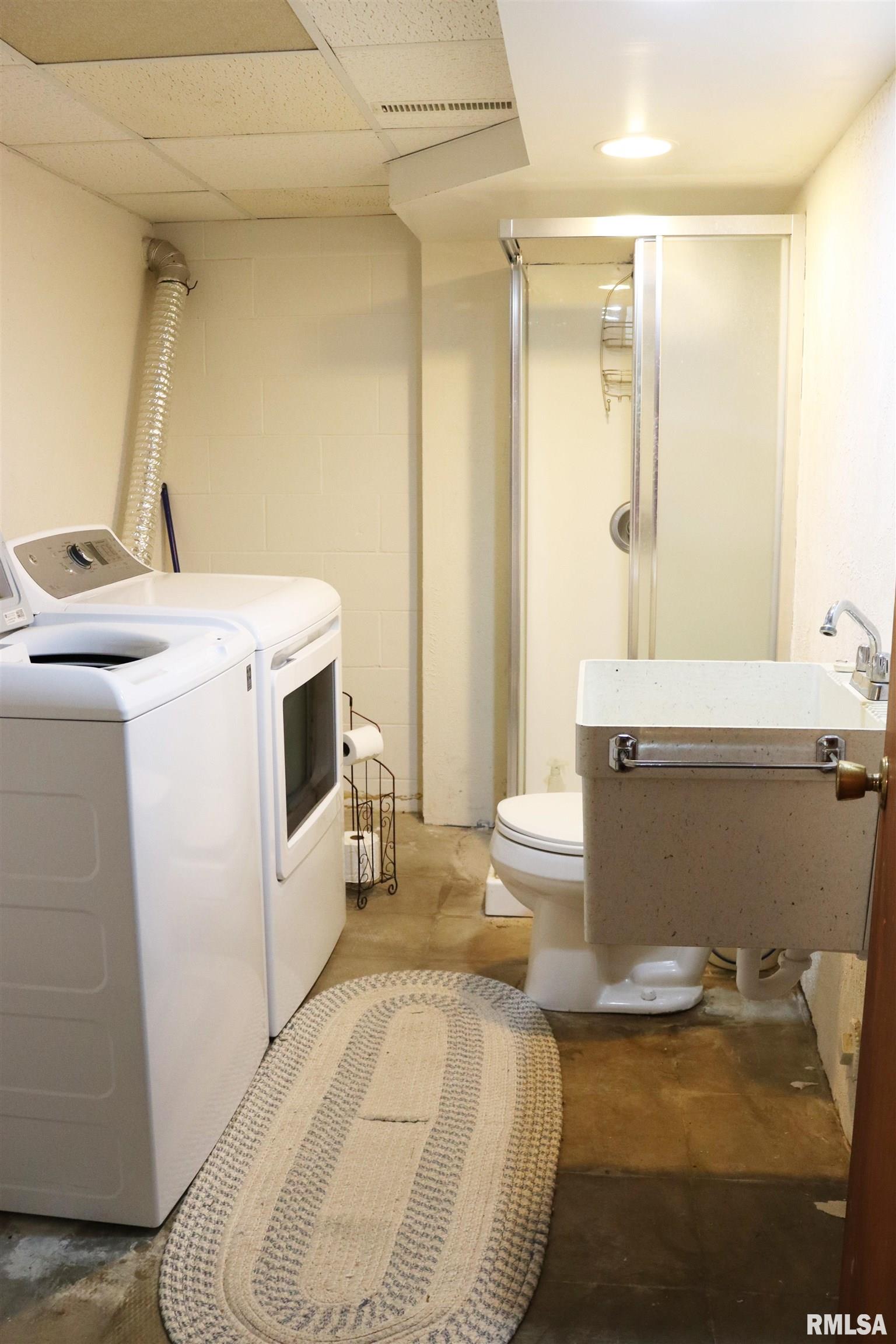 27 Harvester Road Canton, IL 61520 - Photo 44 of 53