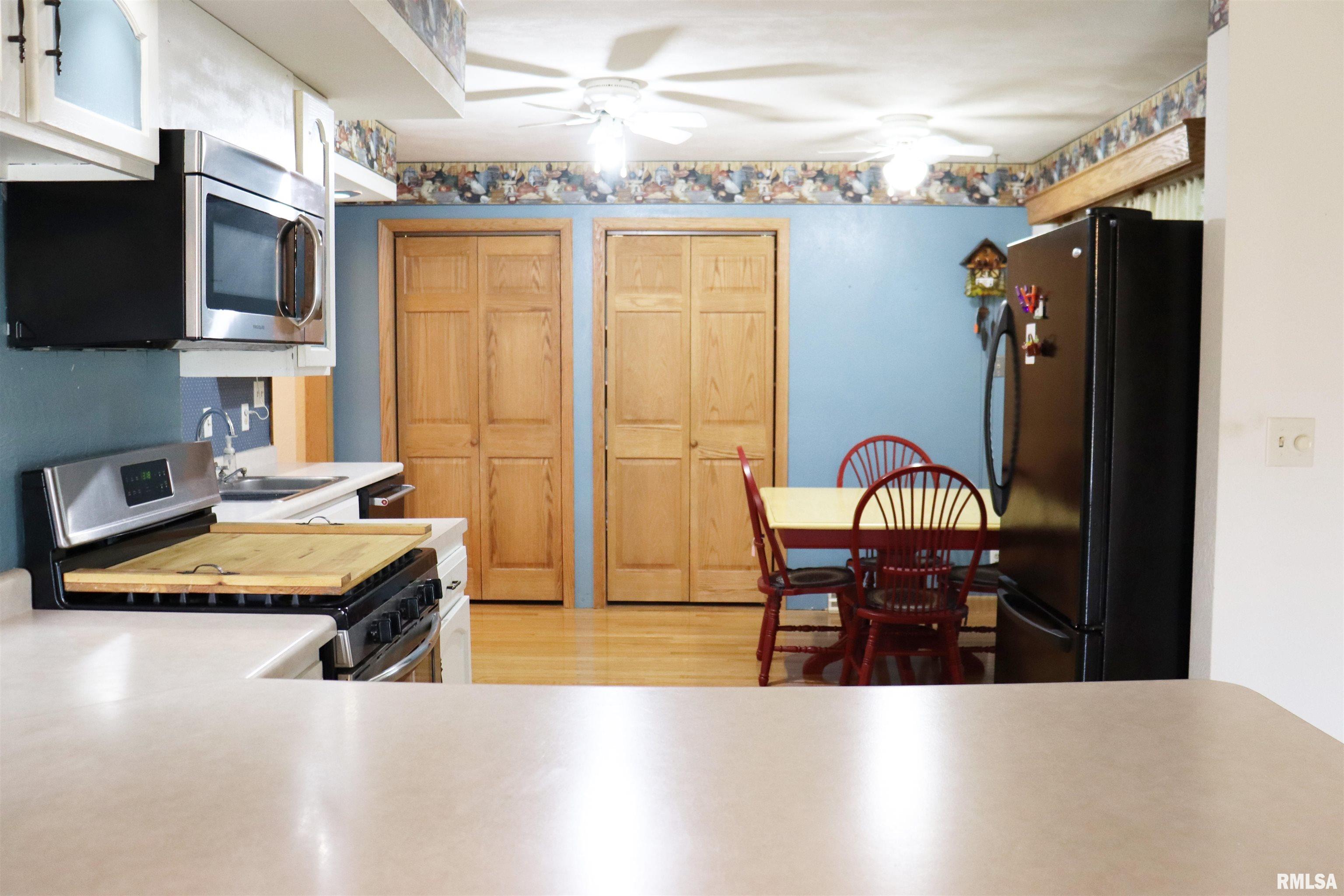 27 Harvester Road Canton, IL 61520 - Photo 8 of 53