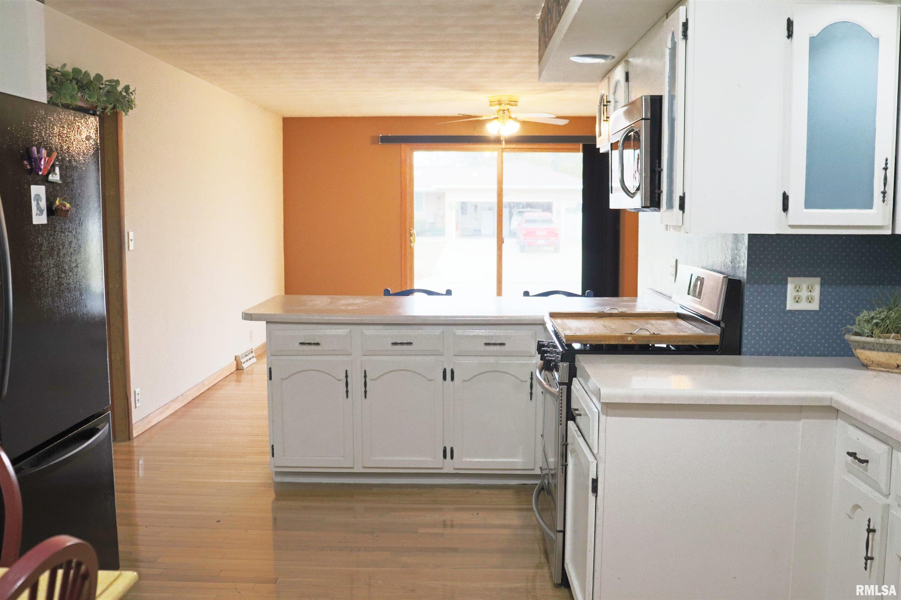 27 Harvester Road Canton, IL 61520 - Photo 9 of 53