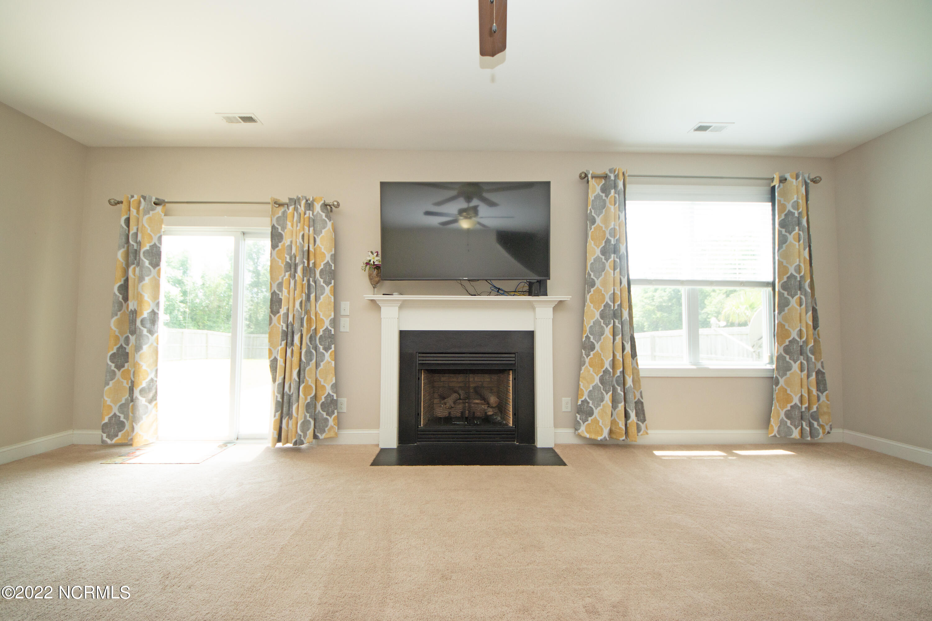309 Catamaran Road Swansboro, NC 28584 - Photo 21 of 68 Gas firplace