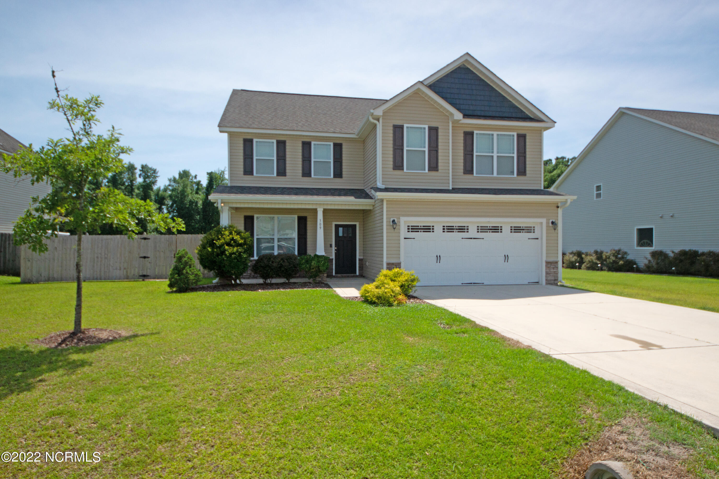 309 Catamaran Road Swansboro, NC 28584 - Photo 4 of 68 DSC04210
