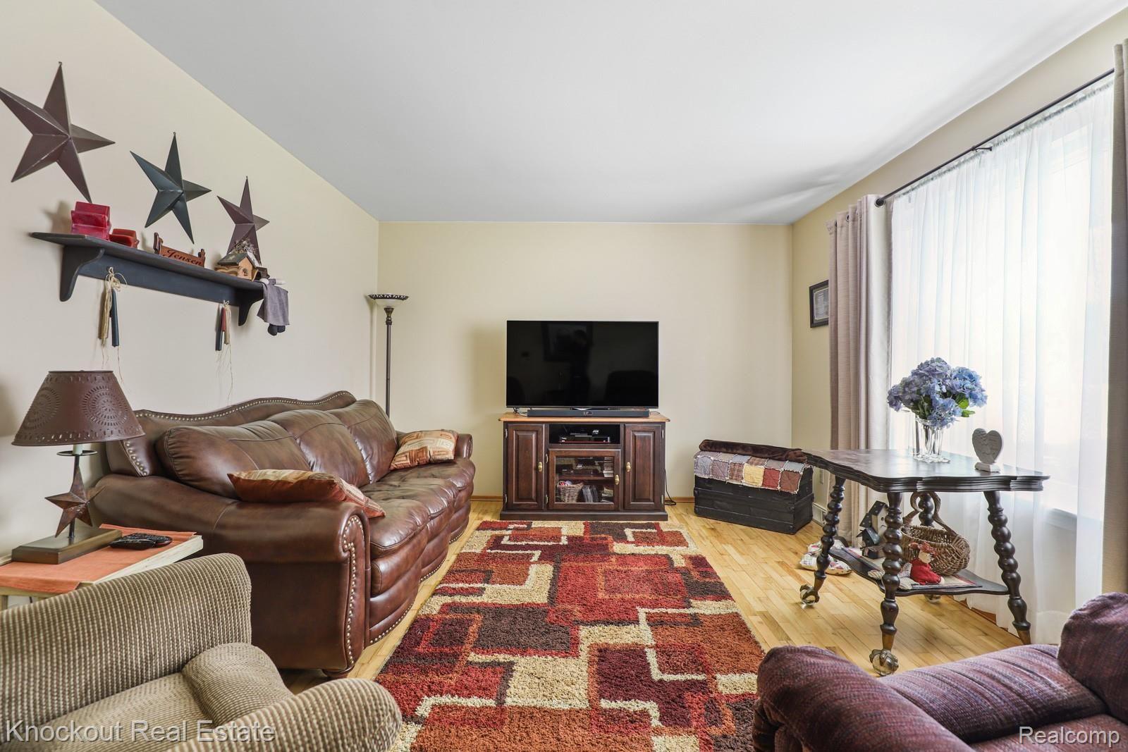 3698 Barnes Road Millington, MI 48746 - Photo 5 of 39 3698 Barnes Rd Millington-8.jpg