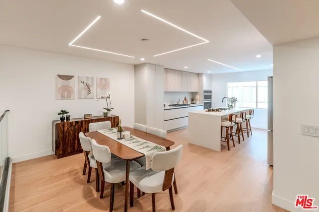 $1,499,000 | 4622 Glencoe Avenue, Unit 4, Marina del Rey, CA 90292