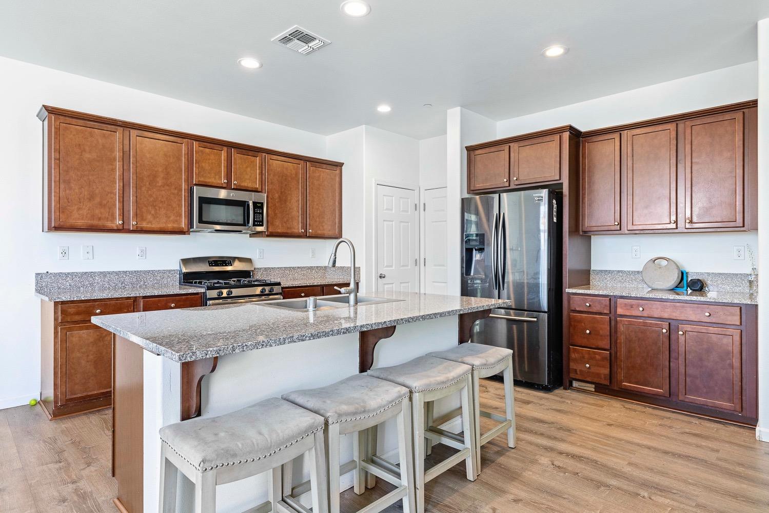211 Rancho Mirage Road Madera, CA 93638 - Photo 13 of 40 Gallery Image 13