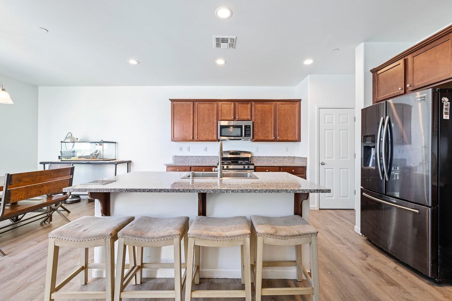 211 Rancho Mirage Road Madera, CA 93638 - Photo 14 of 40 Gallery Image 14
