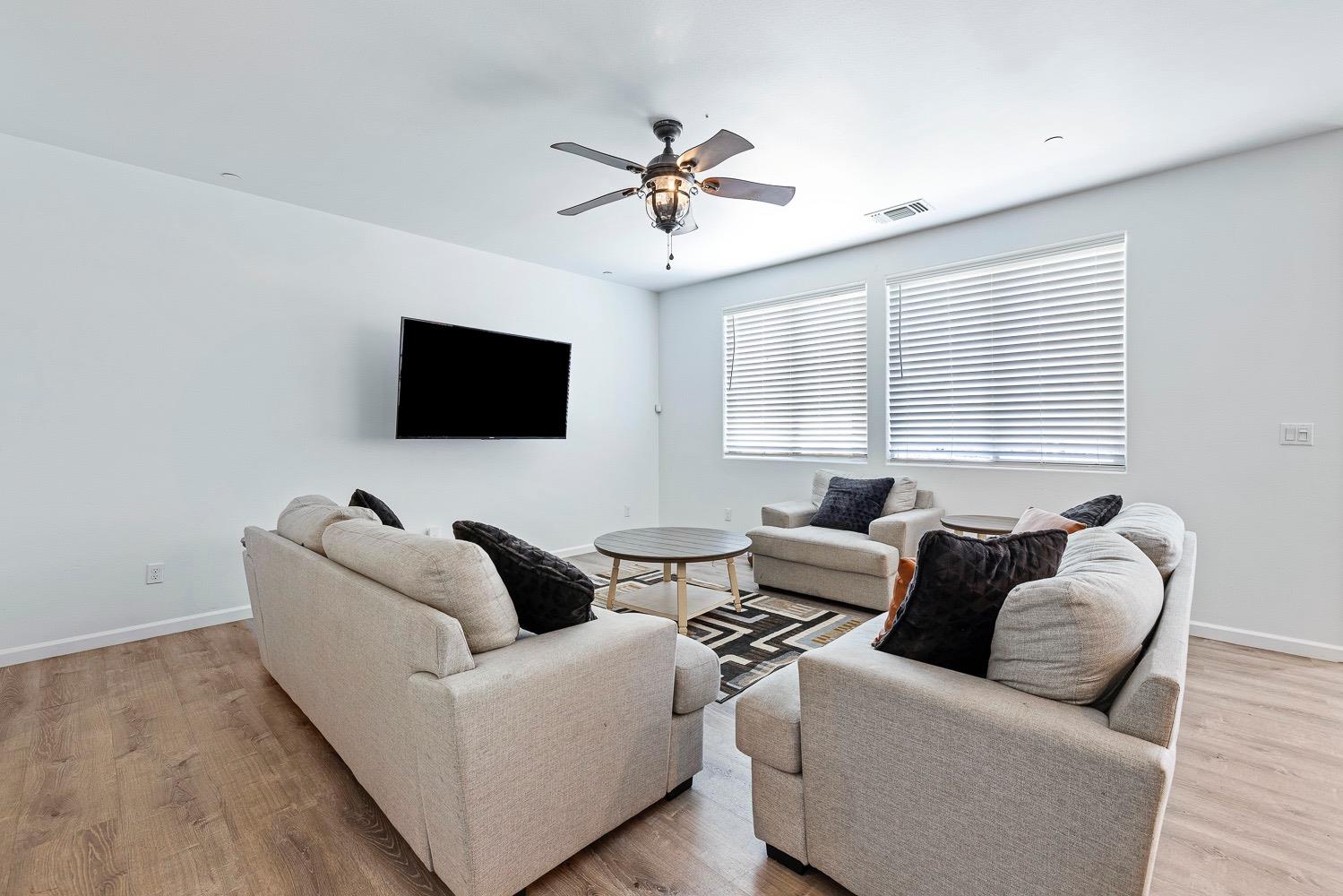 211 Rancho Mirage Road Madera, CA 93638 - Photo 8 of 40 Gallery Image 8