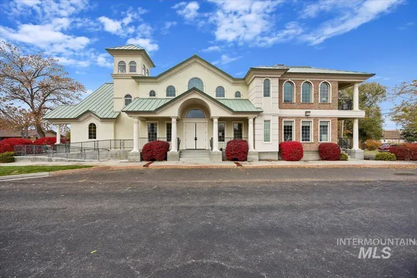 $600,000 | 200 8th Avenue North, Buhl, ID 83316