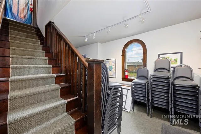 $750,000 | 200 8th Avenue North, Buhl, ID 83316