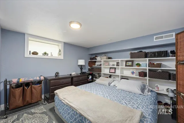 $750,000 | 200 8th Avenue North, Buhl, ID 83316