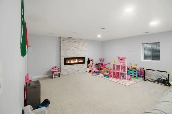 $289,900 | 8218 Daniel Drive, Justice, IL 60458