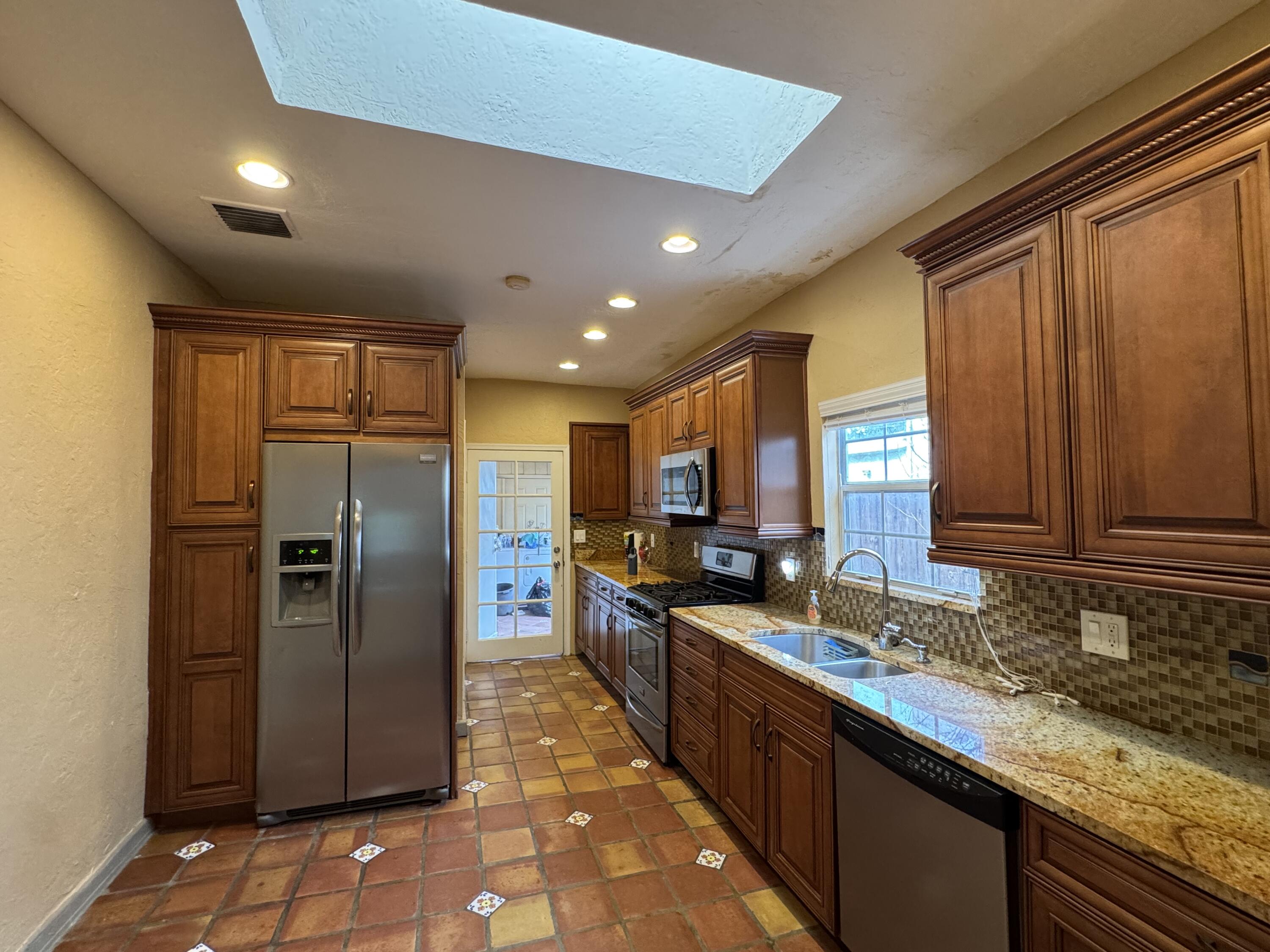 735 Colonial Road West Palm Beach, FL 33405 - Photo 3 of 24 IMG_1858