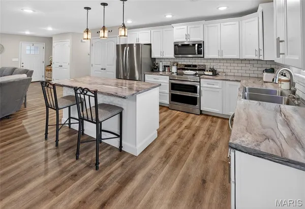 $279,900 | 467 Castle Leoch Drive, Jackson, MO 63755