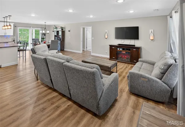 $279,900 | 467 Castle Leoch Drive, Jackson, MO 63755