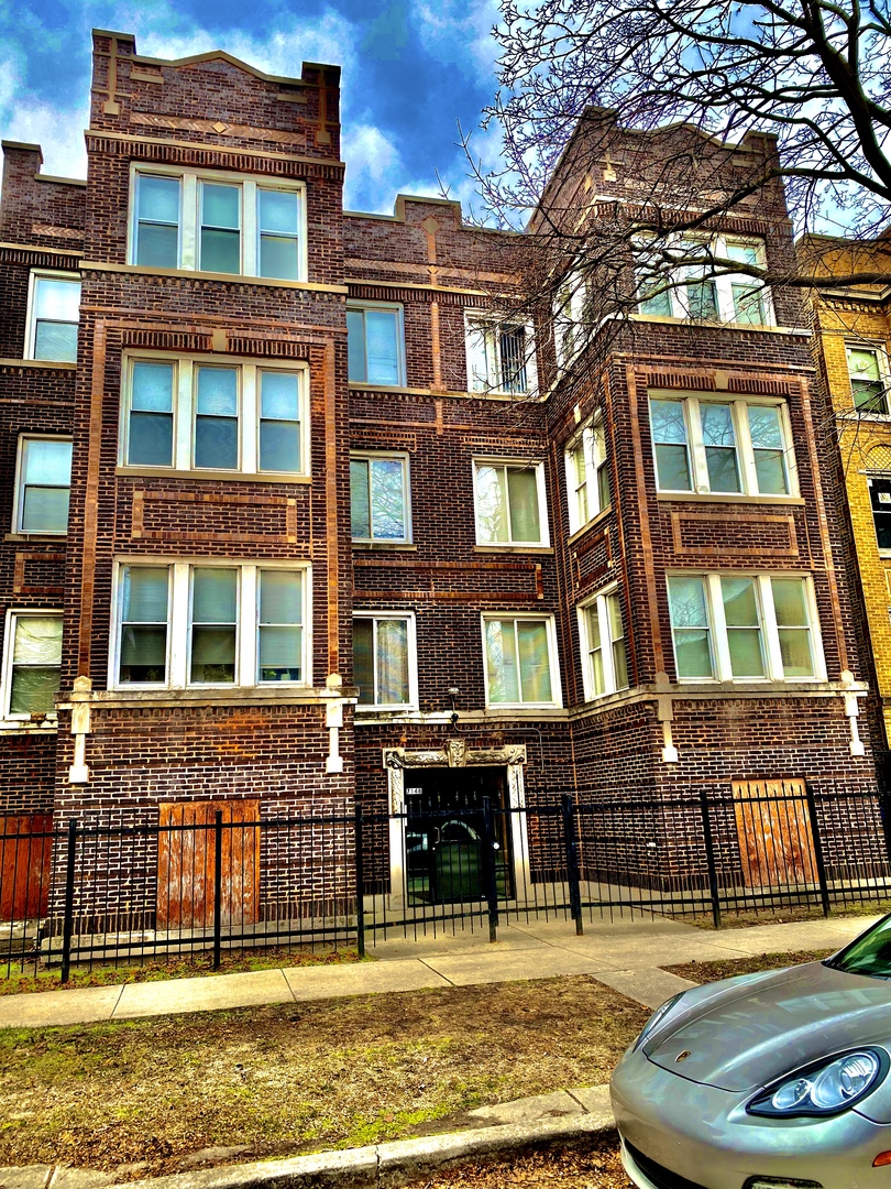 7146 South Ridgeland Ave  