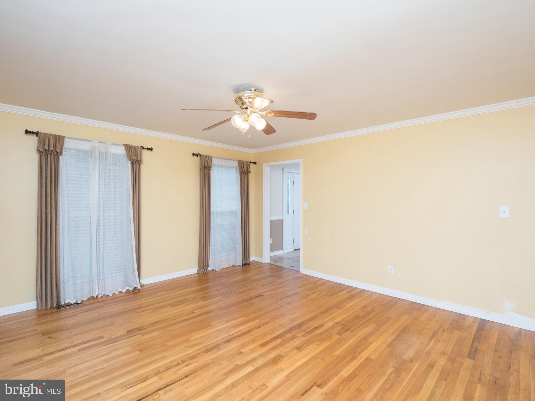 318 Kyle Road Crownsville, MD 21032 - Photo 11 of 30 Living Room