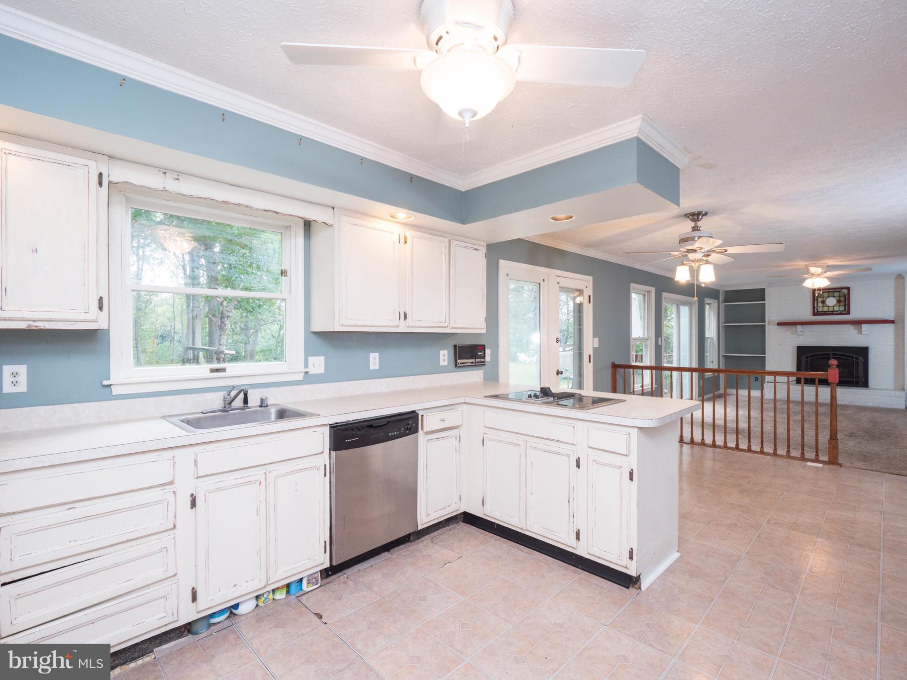 318 Kyle Road Crownsville, MD 21032 - Photo 5 of 30 Kitchen