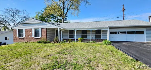 $2,490 | 1145 Mackinac Drive, St. Louis, MO 63146
