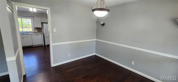 $2,490 | 1145 Mackinac Drive, St. Louis, MO 63146