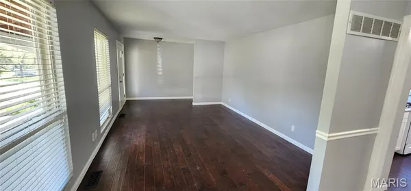 $2,490 | 1145 Mackinac Drive, St. Louis, MO 63146